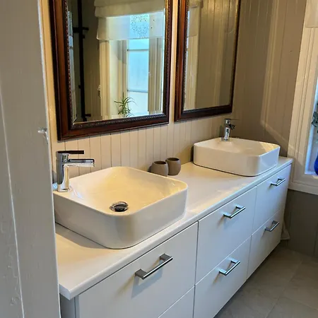 Sandstad, Lilleby I Villa *