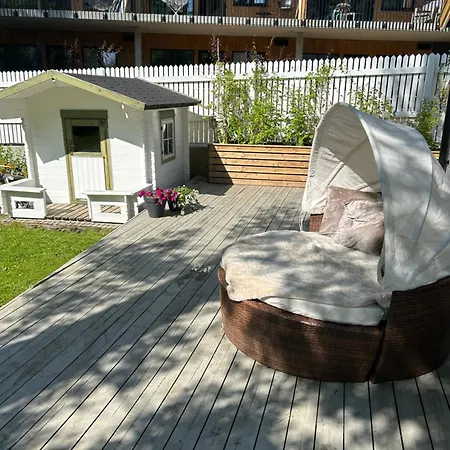 Sandstad, Lilleby I Villa *