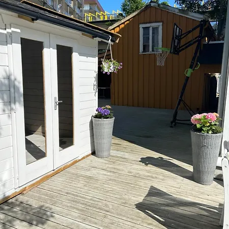 Sandstad, Lilleby I Villa *