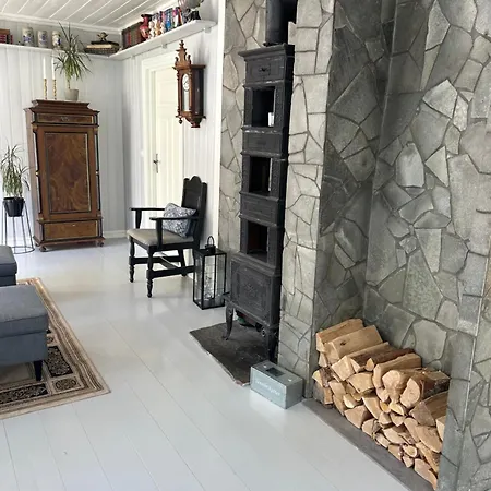 Villa Sandstad, Lilleby I